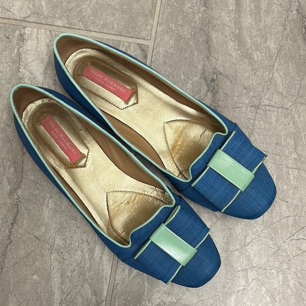Isaac Mizrahi ISKATHRINE3 Blue Flats with Decorative Bow - Picture 2 of 8